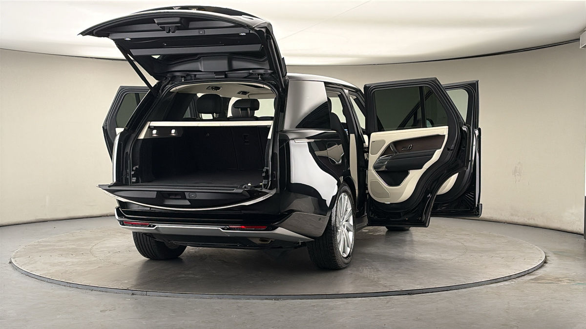 More views of Land Rover Range Rover