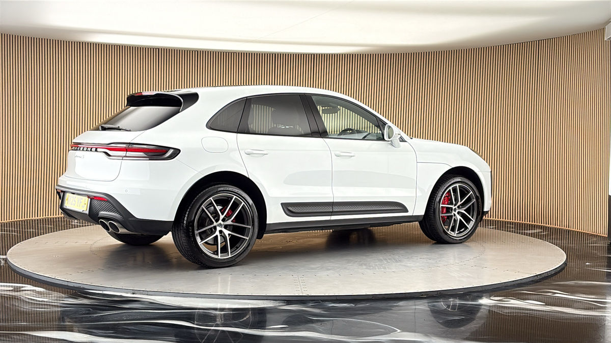 More views of Porsche Macan