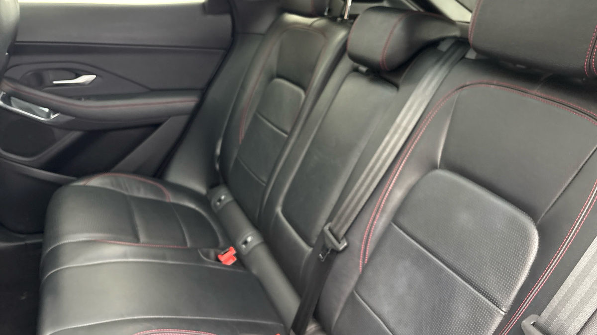 Jaguar E-PACE Image 8