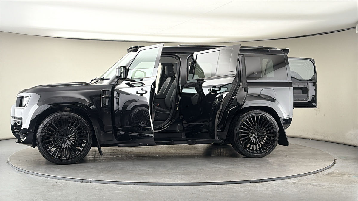 More views of Land Rover Defender 110