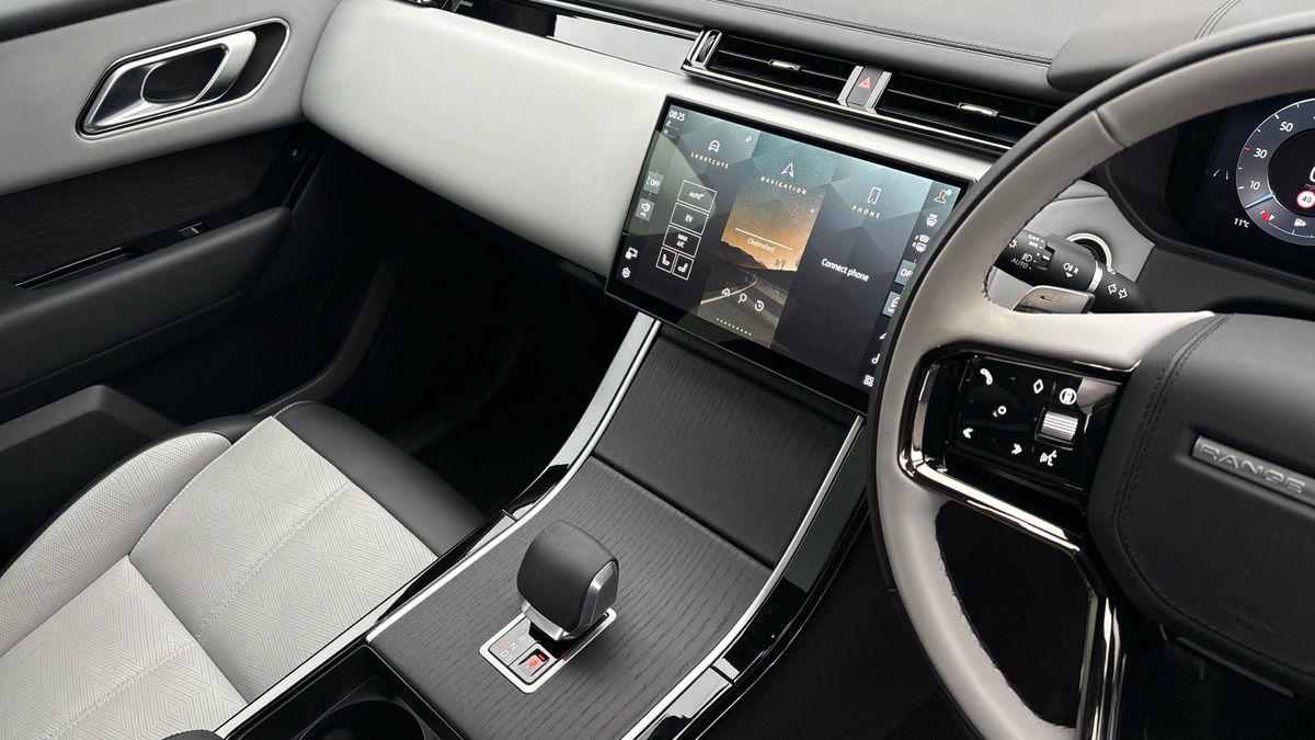 Land Rover Range Rover Velar Image 18
