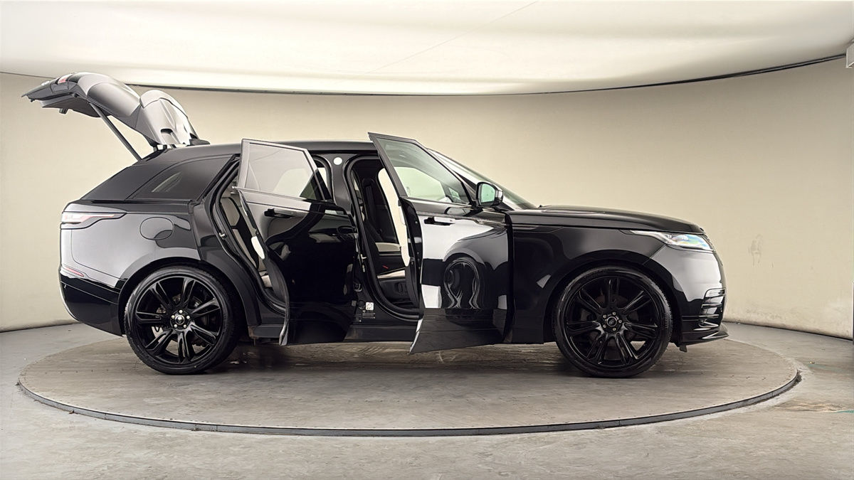 More views of Land Rover Range Rover Velar