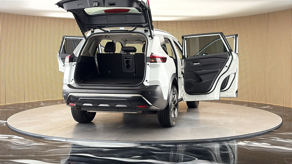 More views of Nissan X-Trail