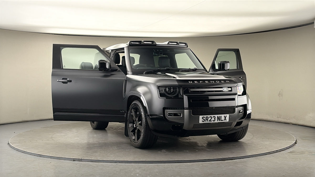 More views of Land Rover Defender 90