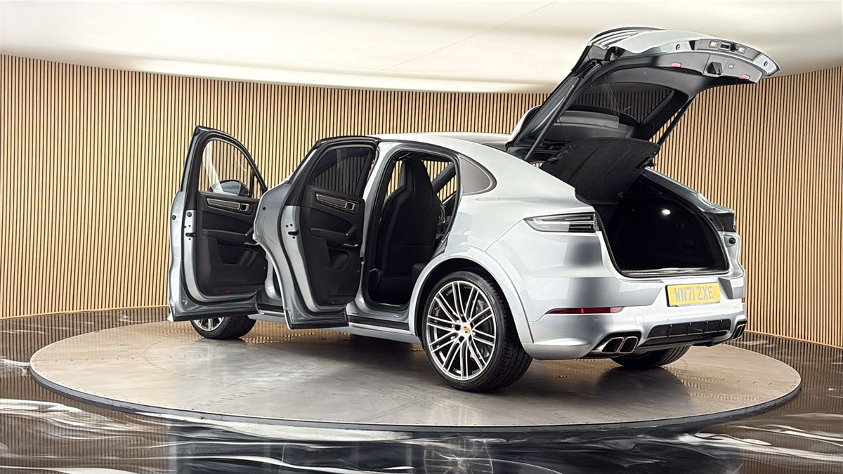 More views of Porsche Cayenne