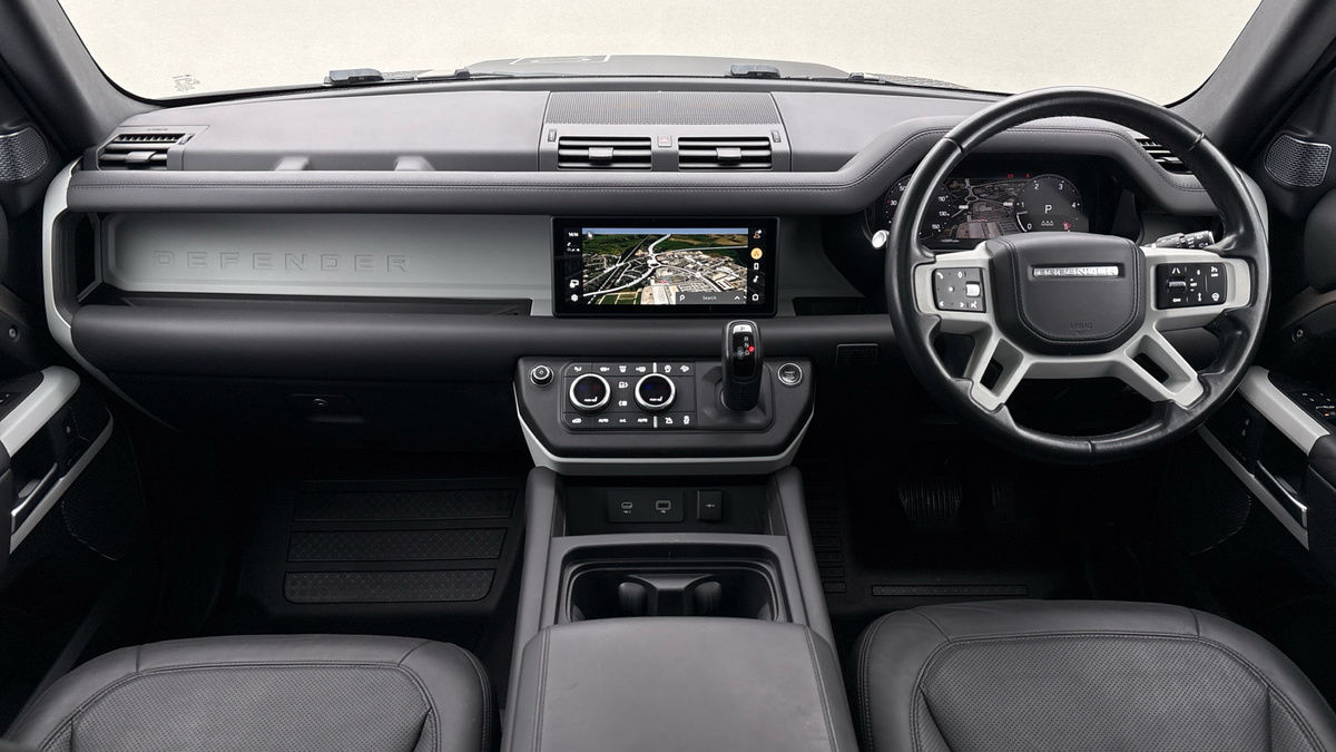 Land Rover Defender 110 Image 12