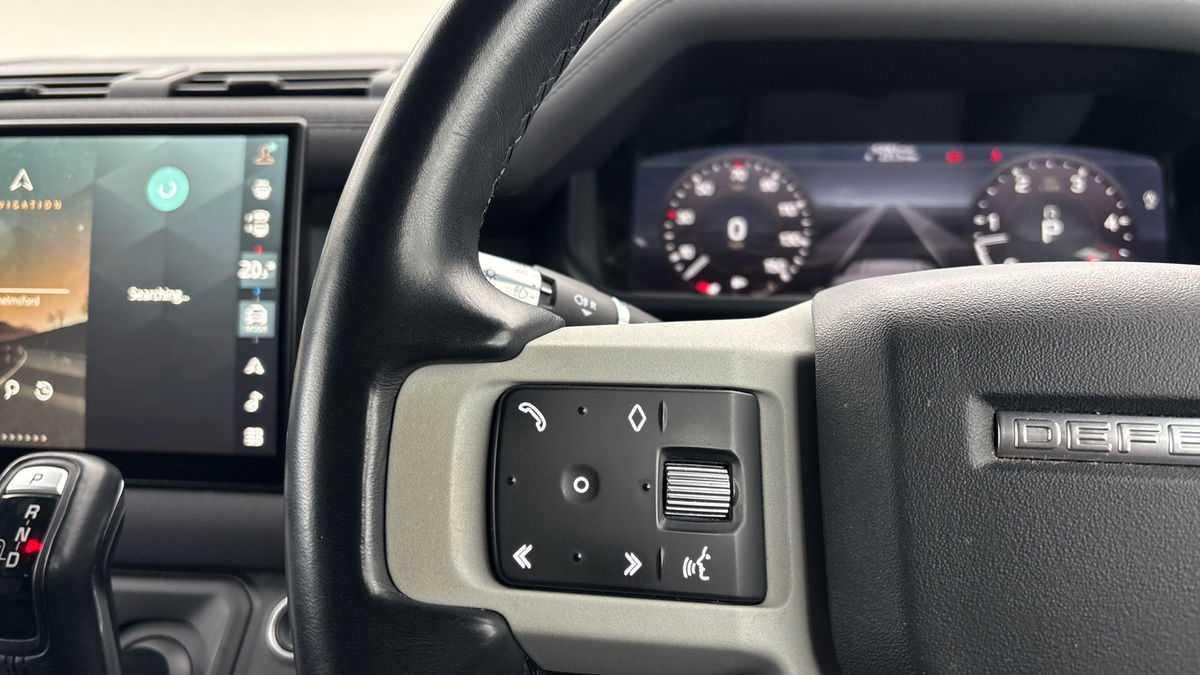 Land Rover Defender 90 Image 13