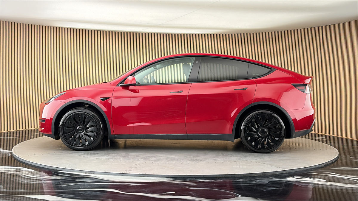 Tesla Model Y Image 15