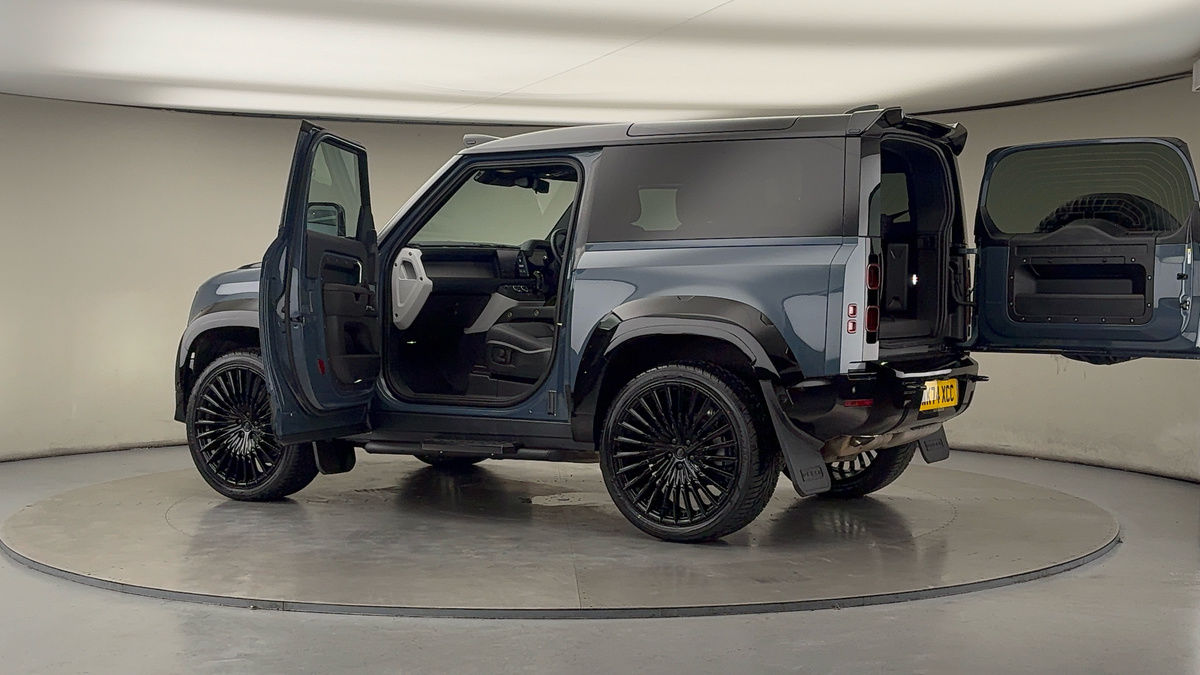 More views of Land Rover Defender 90