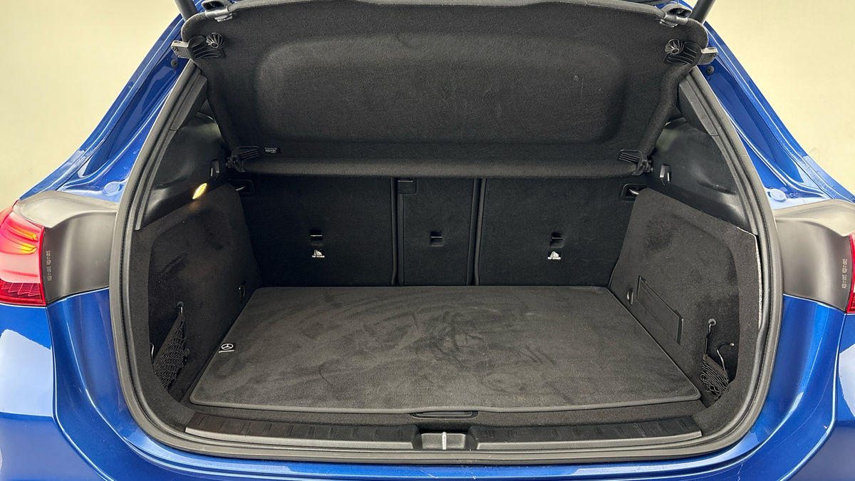 Mercedes-Benz GLA Image 11