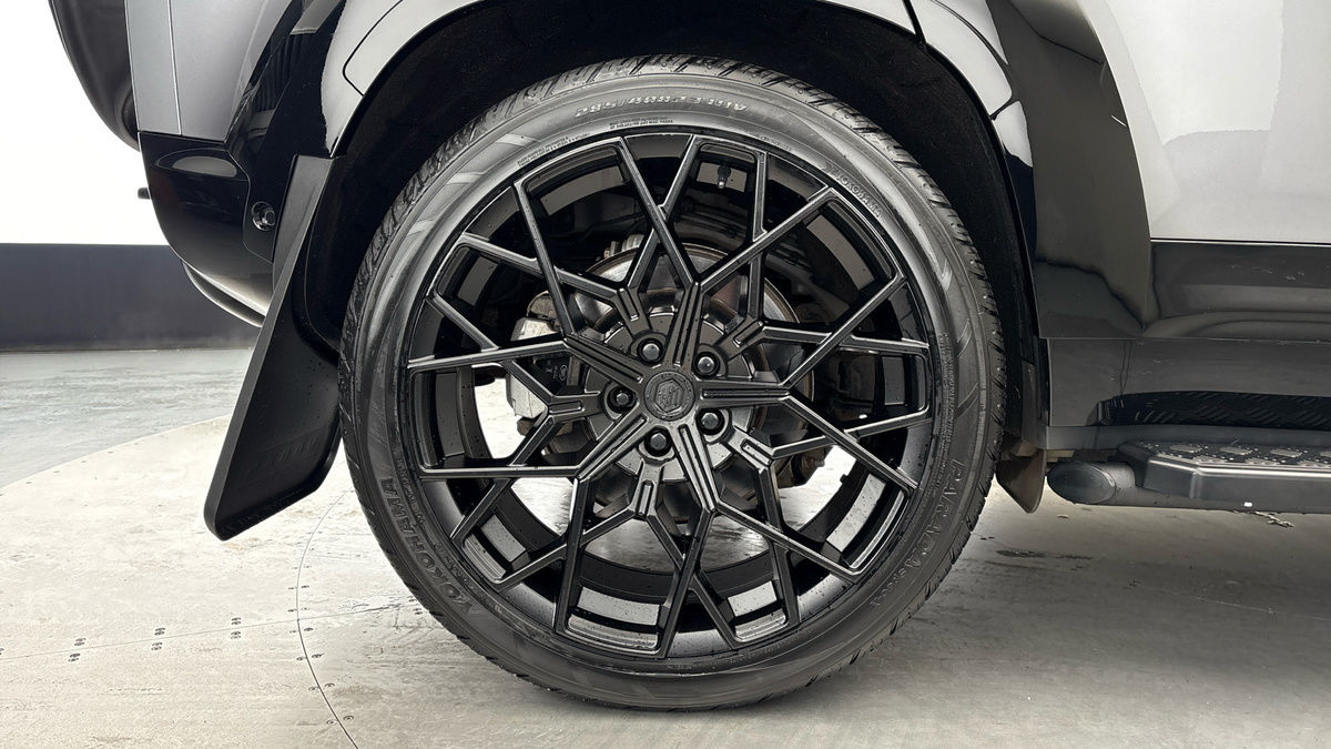 Land Rover Defender 110 Urban Image 10