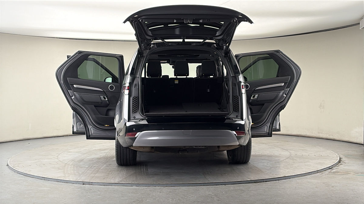 More views of Land Rover Discovery