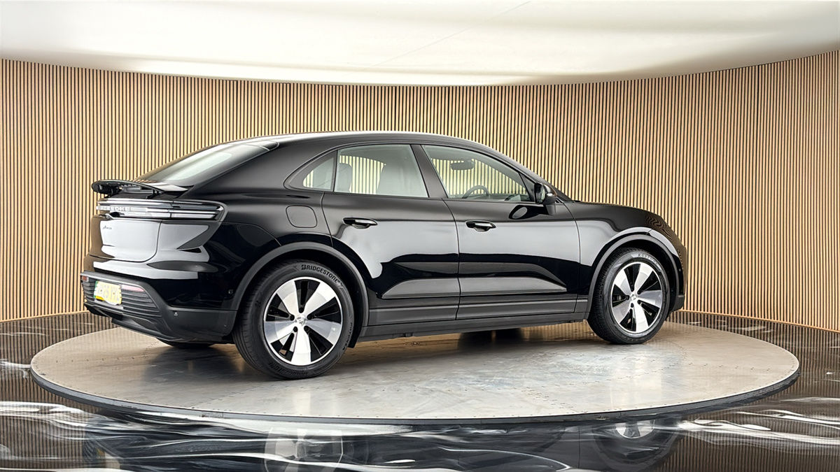 More views of Porsche Macan