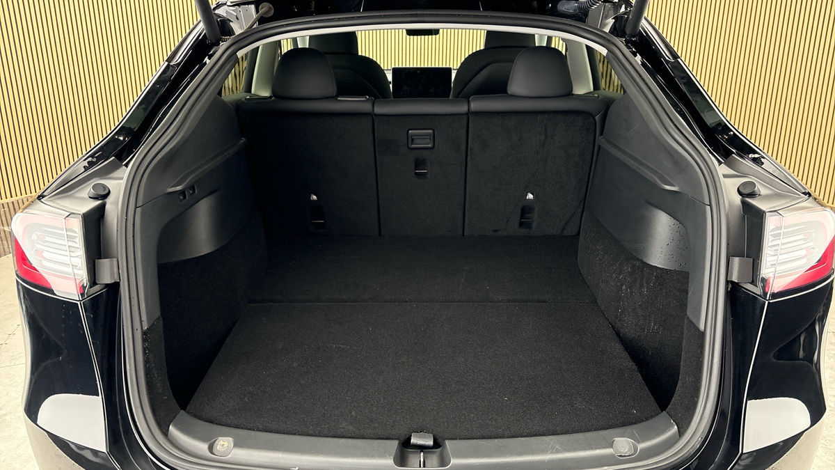 Tesla Model Y Image 11