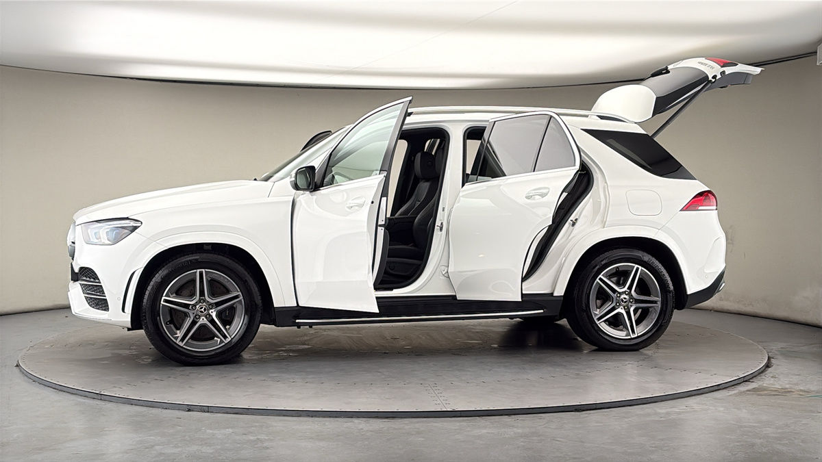 More views of Mercedes-Benz GLE