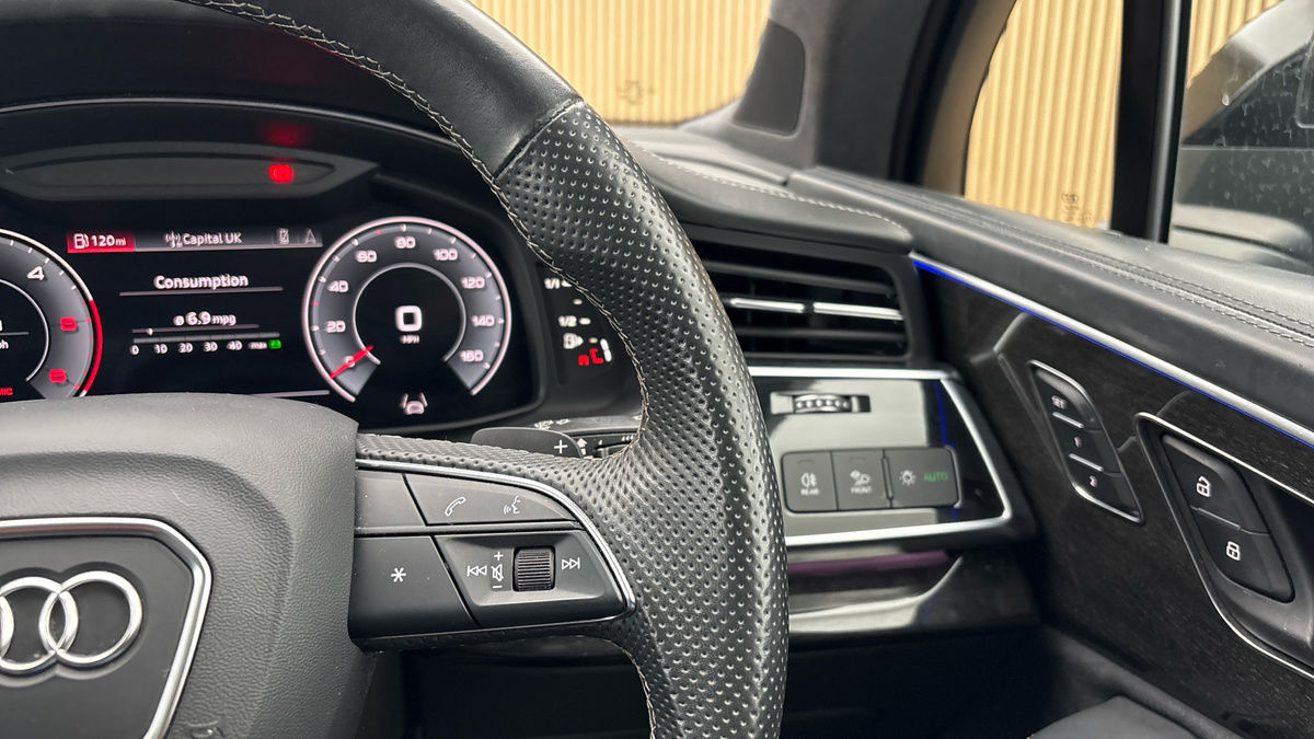 Audi Q7 Image 14
