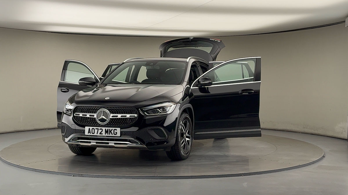 More views of Mercedes-Benz GLA