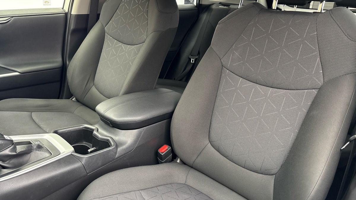 Toyota RAV4 Image 7