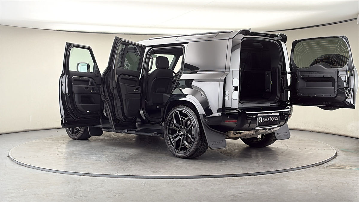 More views of Land Rover Defender 110