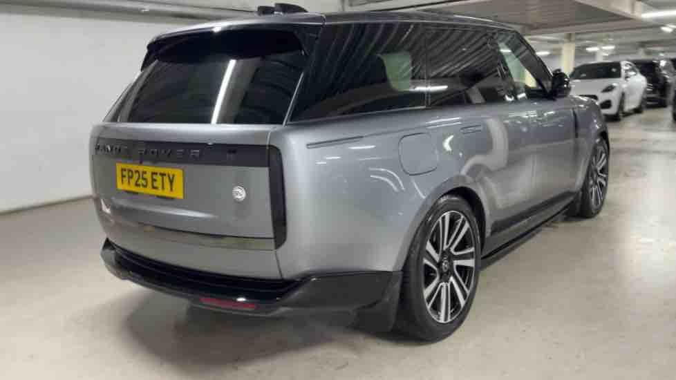 More views of Land Rover Range Rover