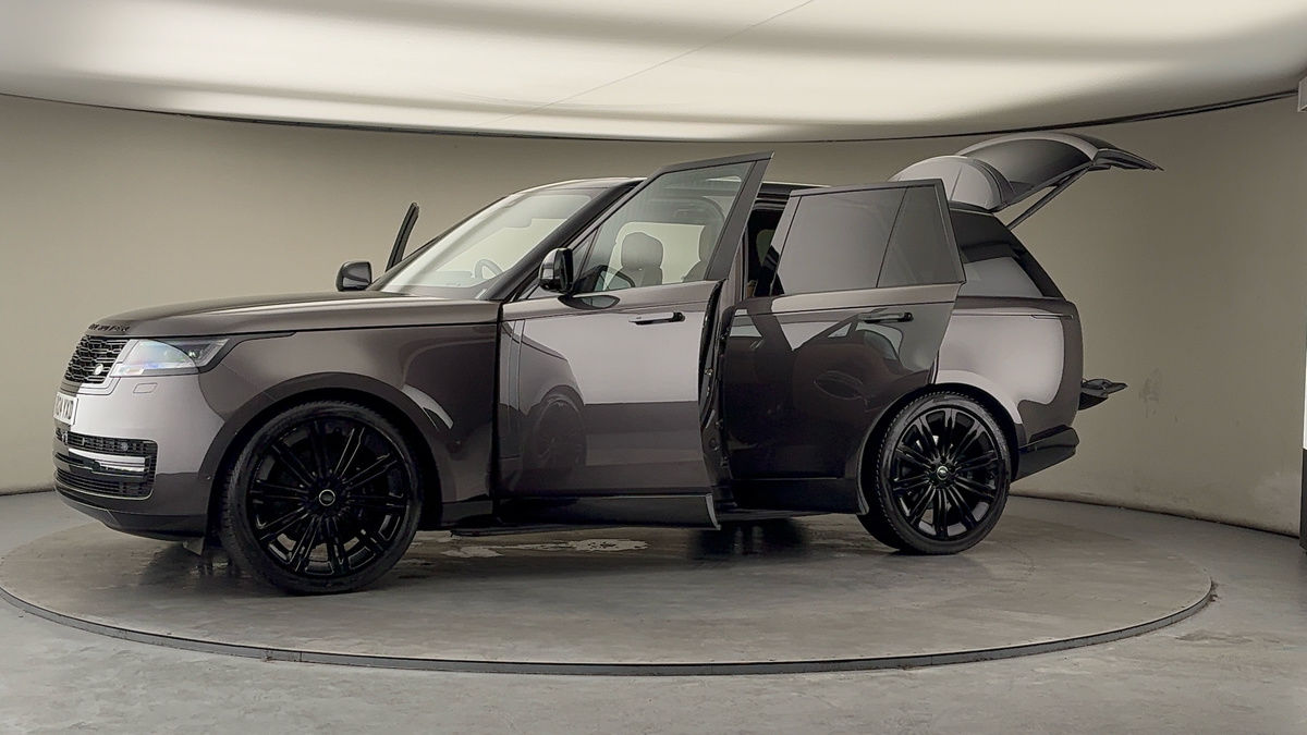 More views of Land Rover Range Rover