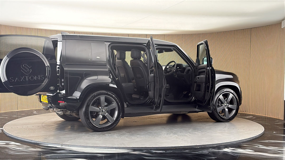 More views of Land Rover Defender 110