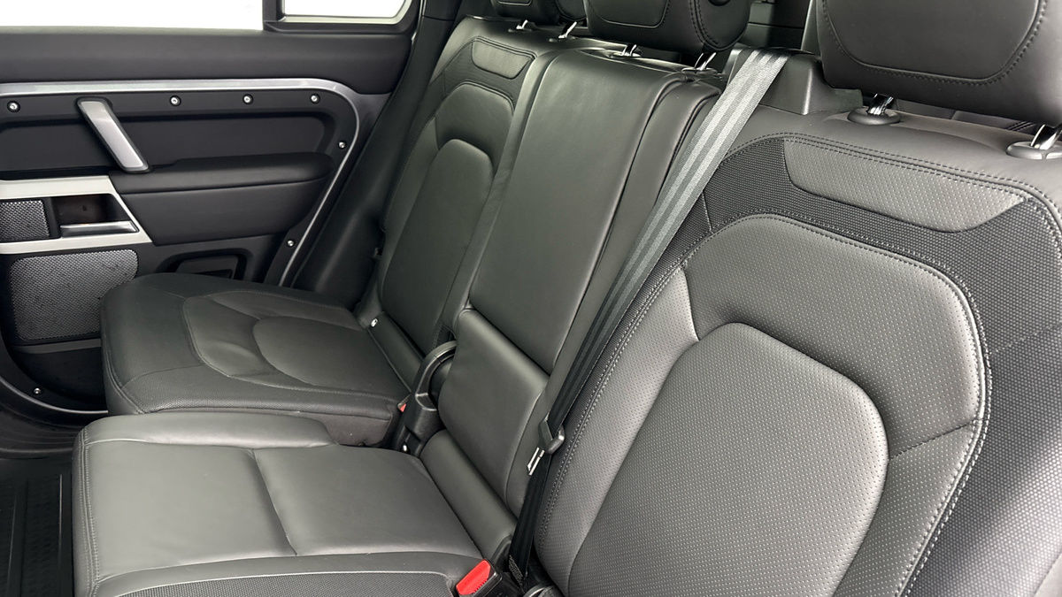 Land Rover Defender 110 Urban Image 8