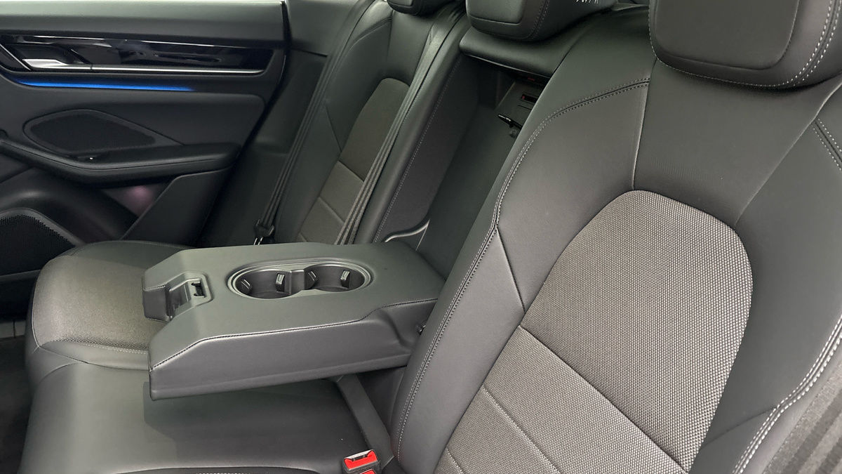 Porsche Macan Image 9