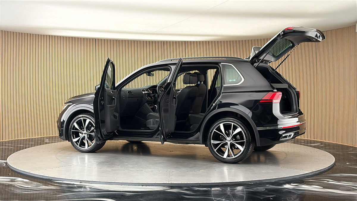 More views of Volkswagen Tiguan