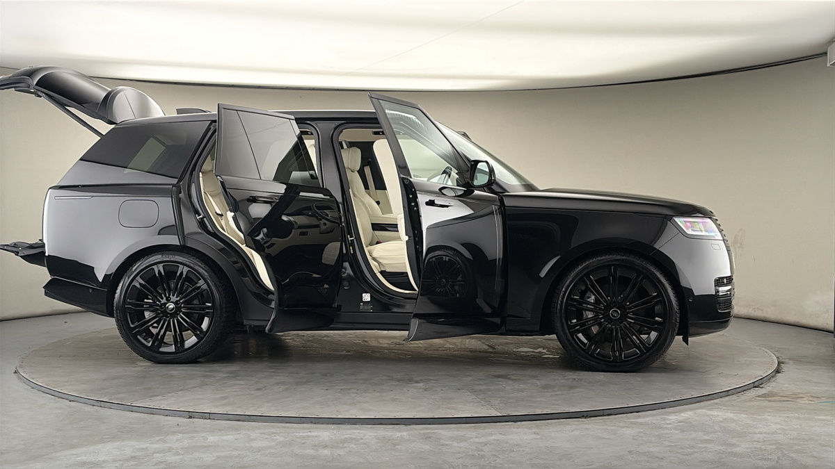 More views of Land Rover Range Rover