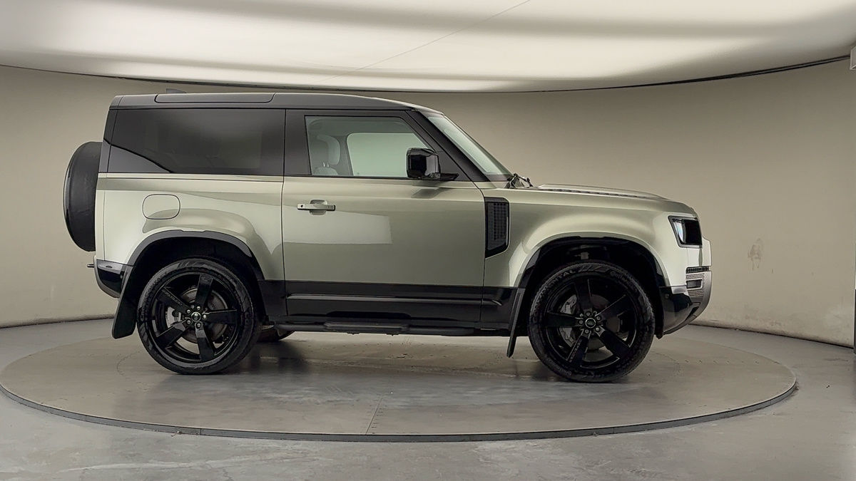 More views of Land Rover Defender 90