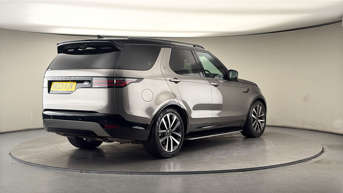 More views of Land Rover Discovery