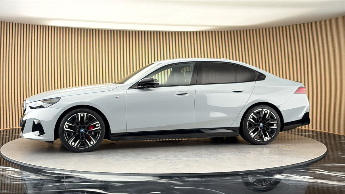 More views of BMW i5
