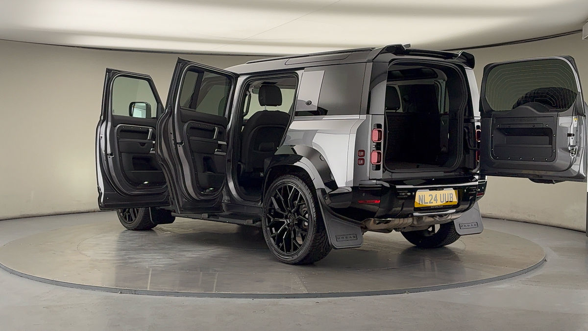 More views of Land Rover Defender 110