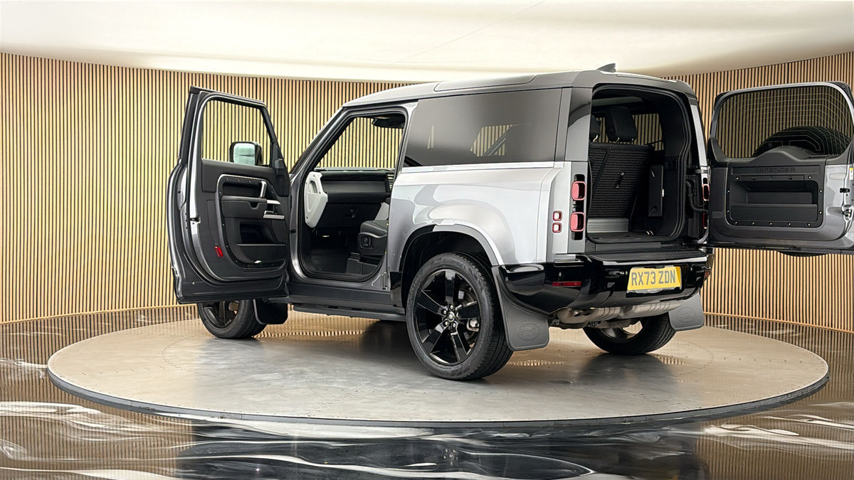 More views of Land Rover Defender 90