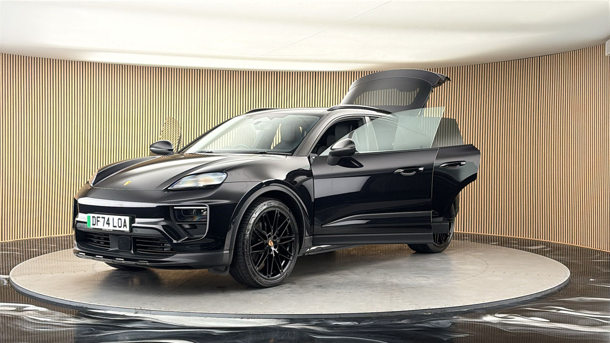 More views of Porsche Macan