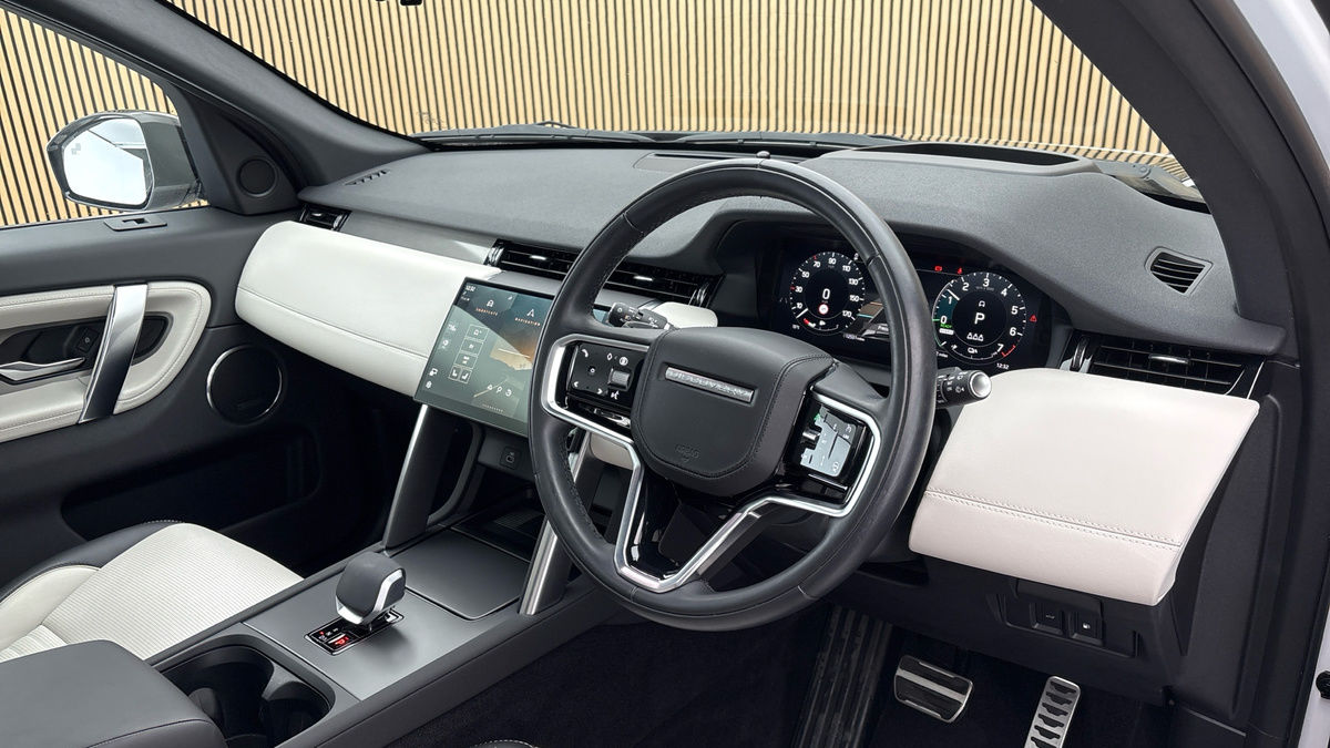 Land Rover Discovery Sport Image 5