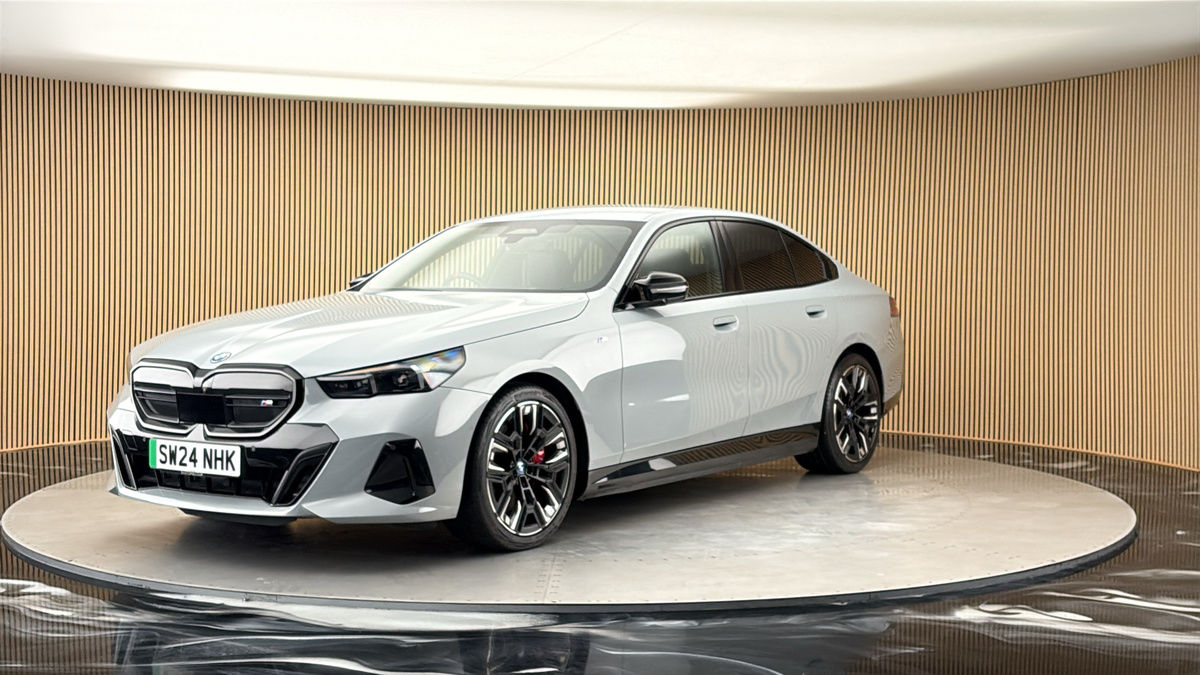 More views of BMW i5