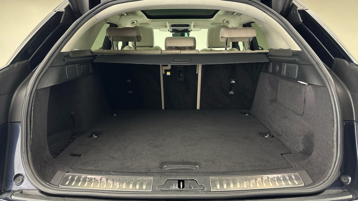 Land Rover Range Rover Velar Image 11