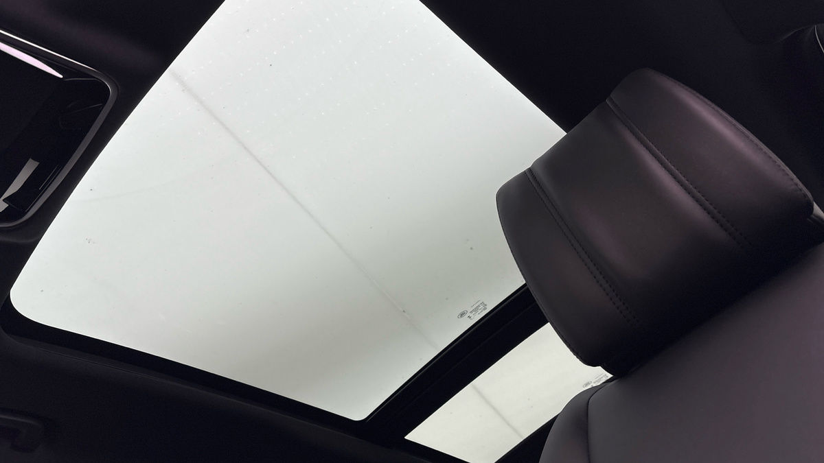 Land Rover Range Rover Velar Image 6