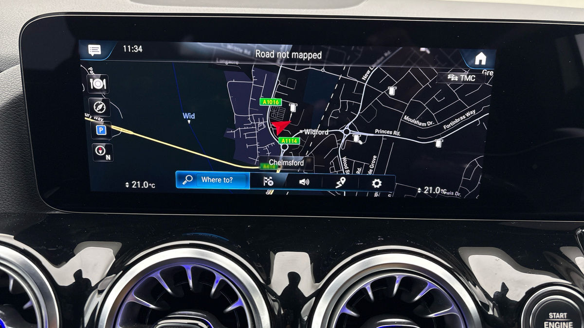 Mercedes-Benz GLA Image 17