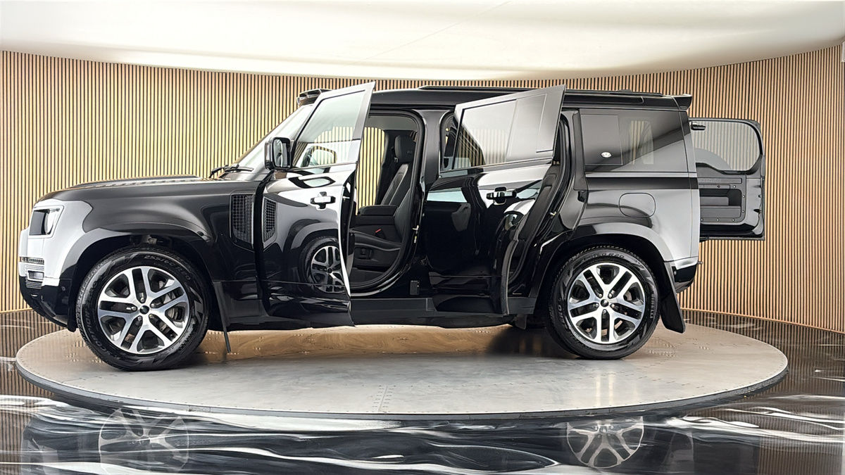 More views of Land Rover Defender 110