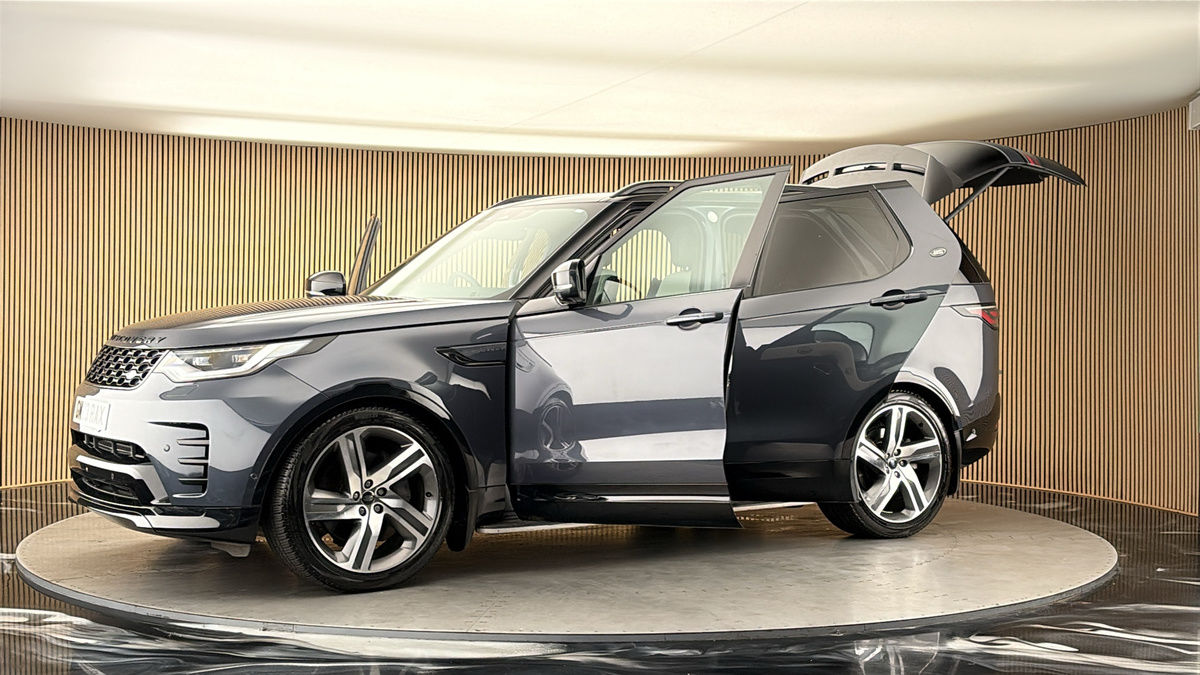 More views of Land Rover Discovery
