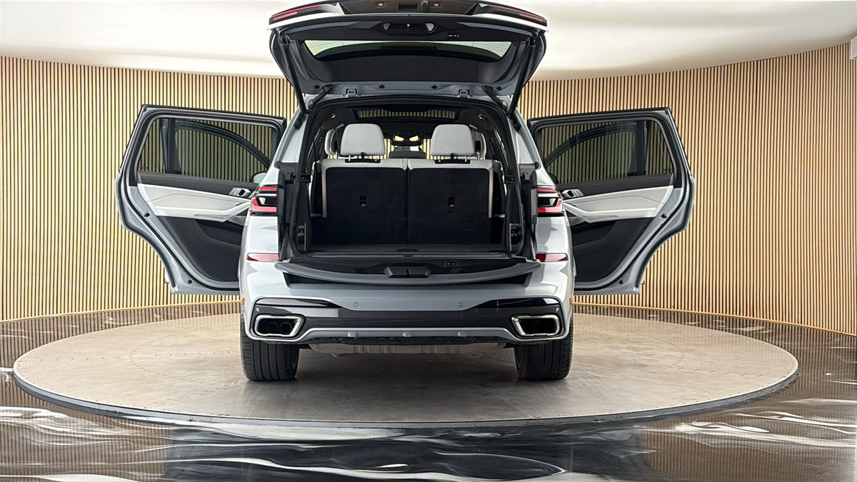 More views of BMW X7