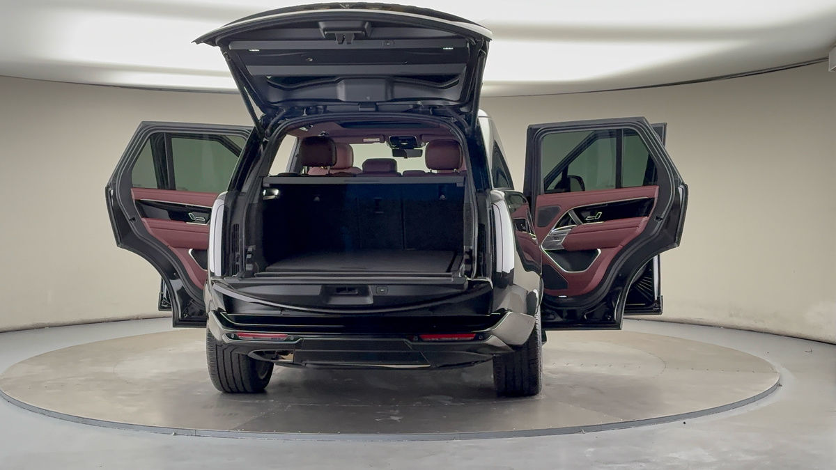 More views of Land Rover Range Rover