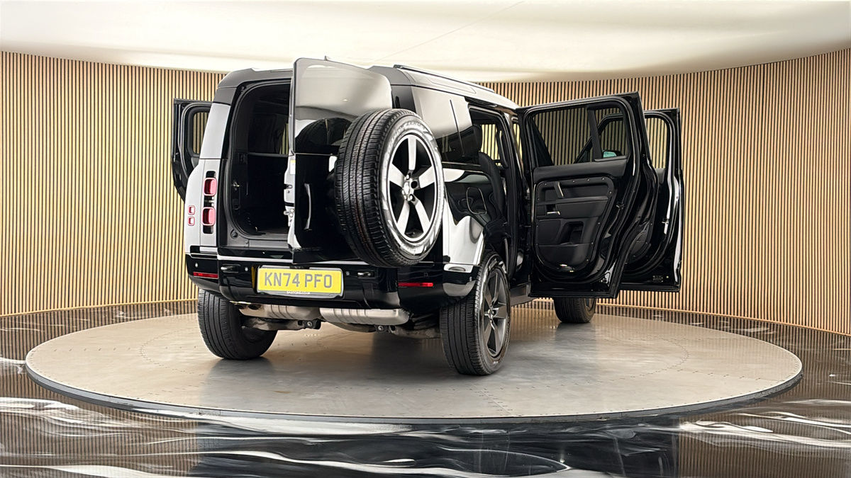 More views of Land Rover Defender 110