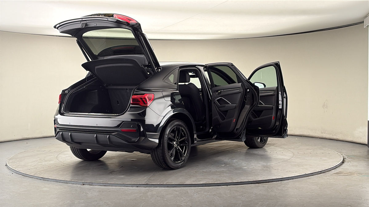 More views of Audi Q3