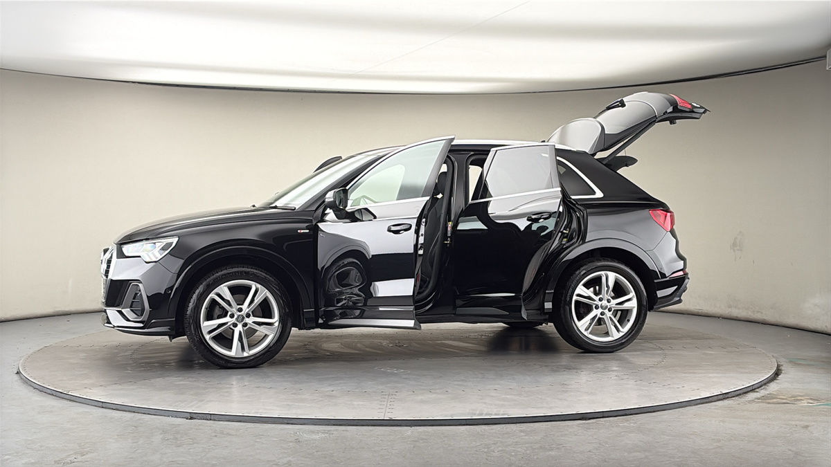 More views of Audi Q3