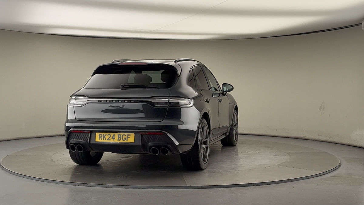 More views of Porsche Macan