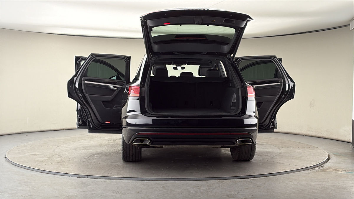 More views of Volkswagen Touareg